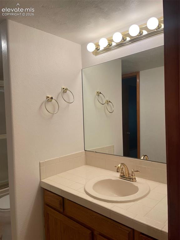Image 17 of 35: Bathroom