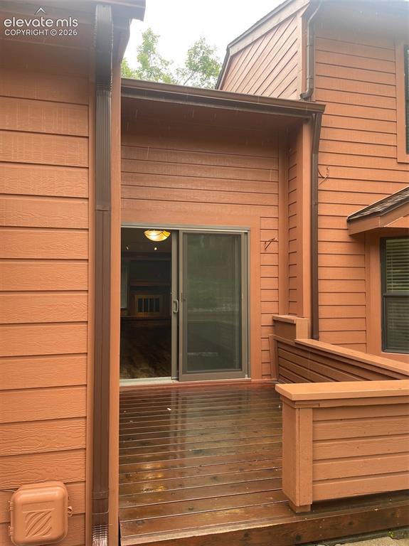 Image 31 of 35: Deck