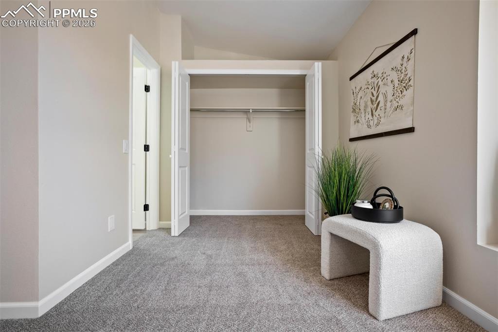 Image 26 of 50: Closet