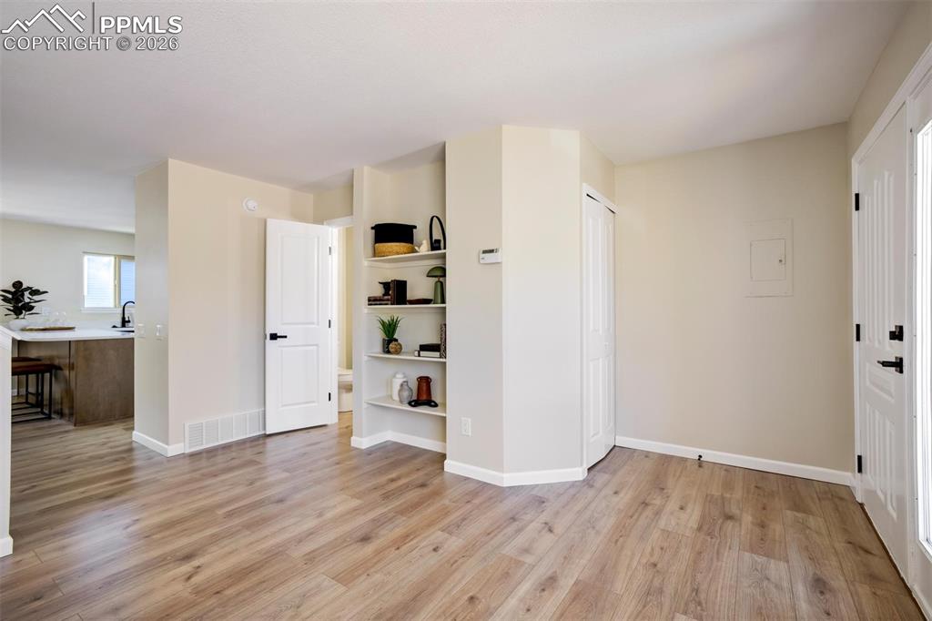 Image 9 of 50: Entry