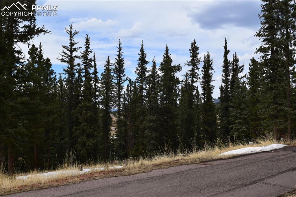 Image 24 of 27: View of street