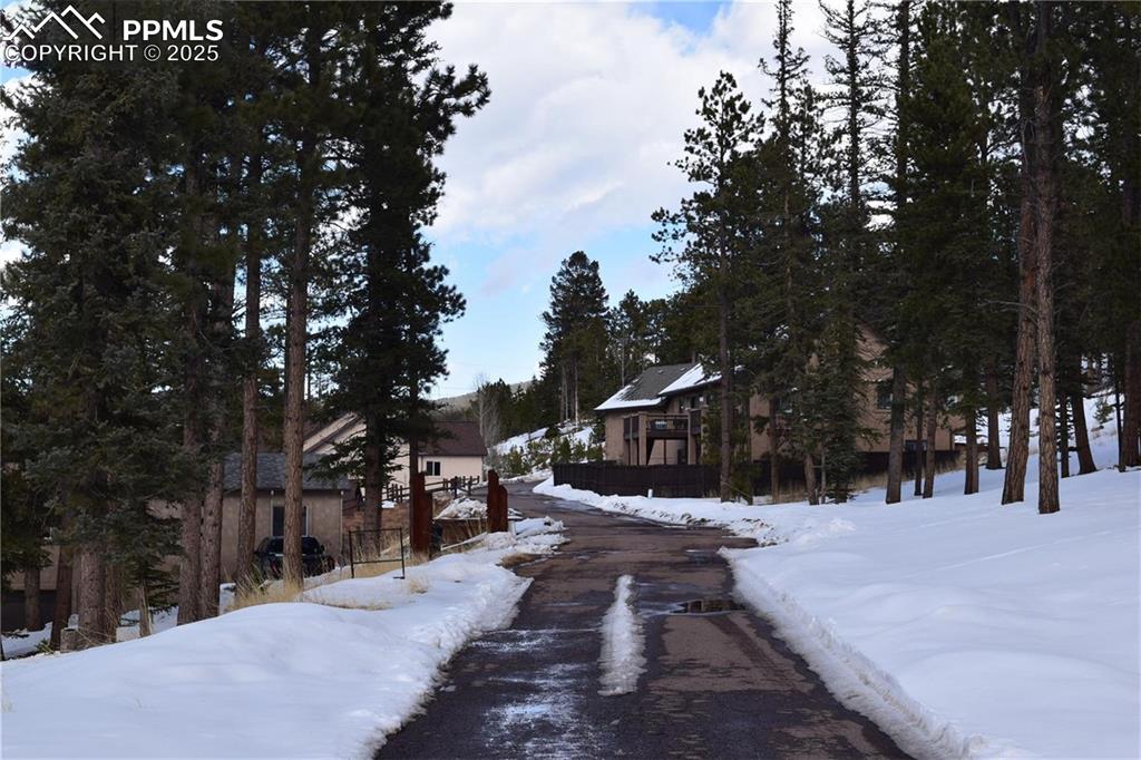 Image 26 of 27: View of street