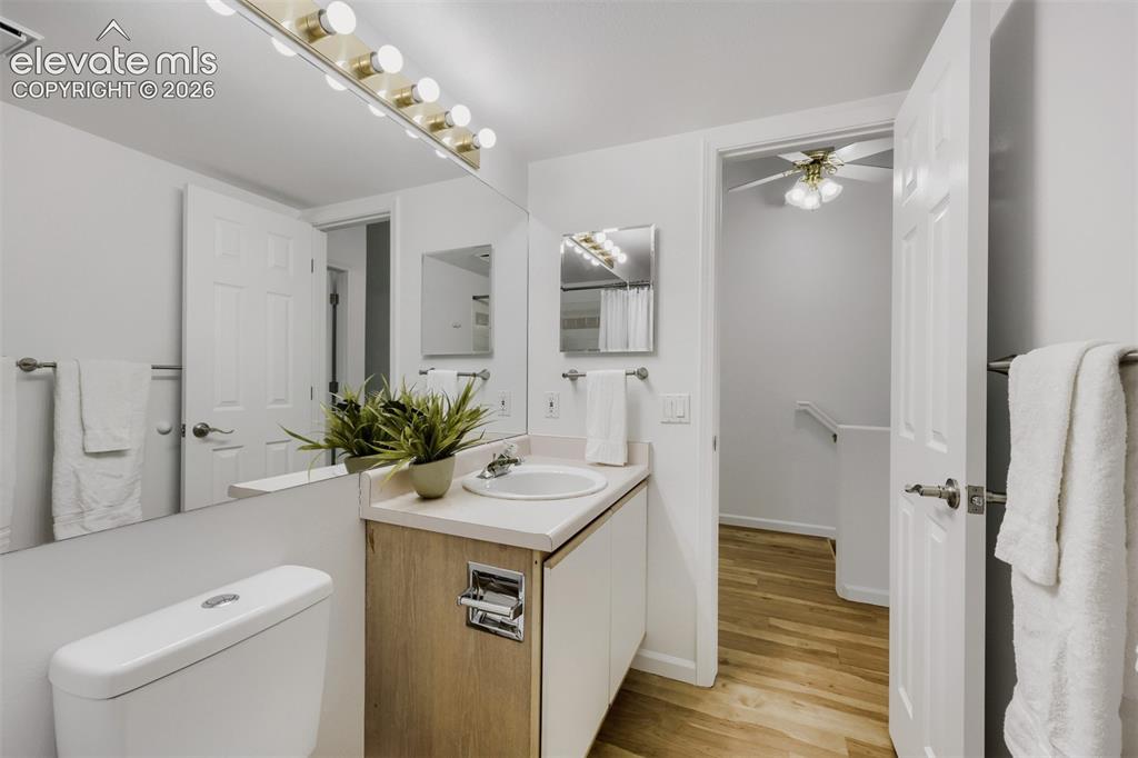 Image 10 of 16: Bathroom