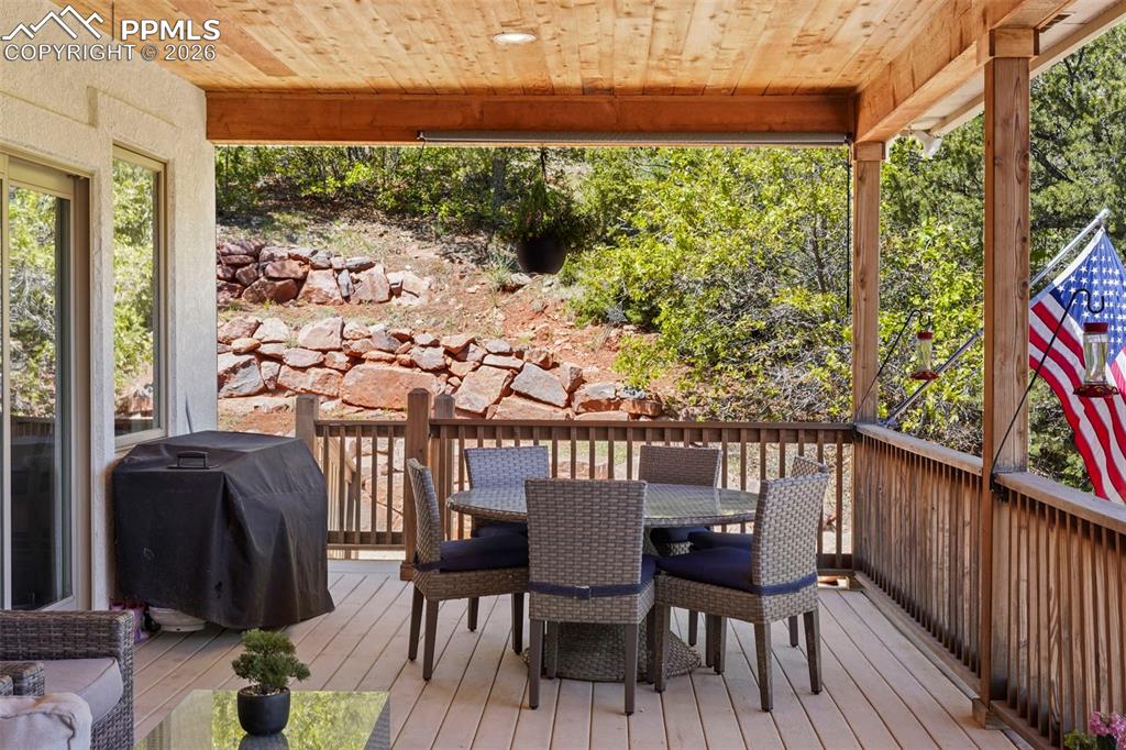 Image 13 of 50: Deck