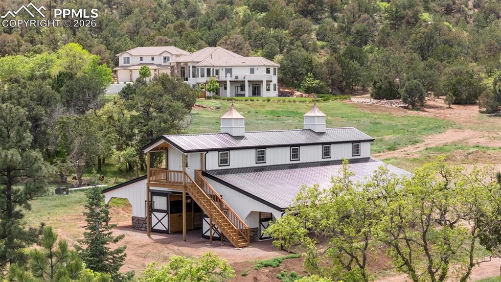 Image 2 of 50: Back of Structure