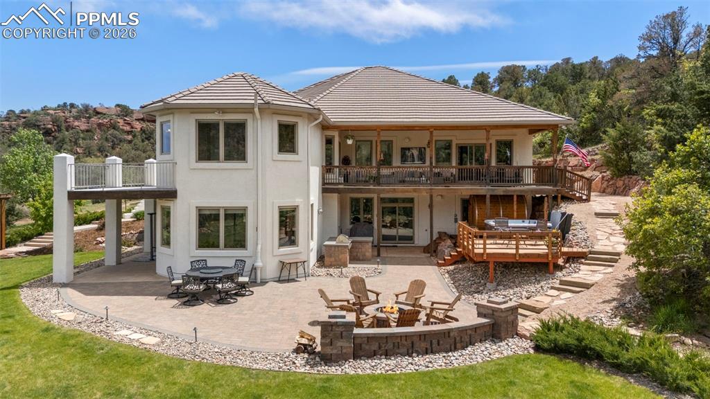 Image 34 of 50: Back of Structure