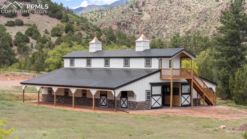 Image 38 of 50: Back of Structure