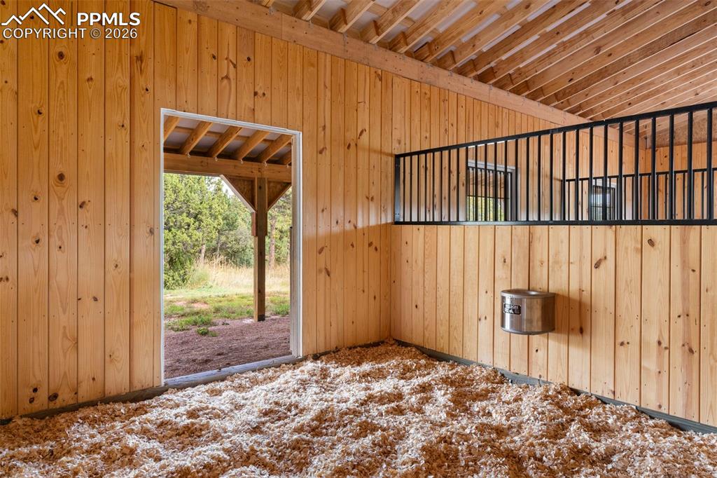 Image 41 of 50: Stable