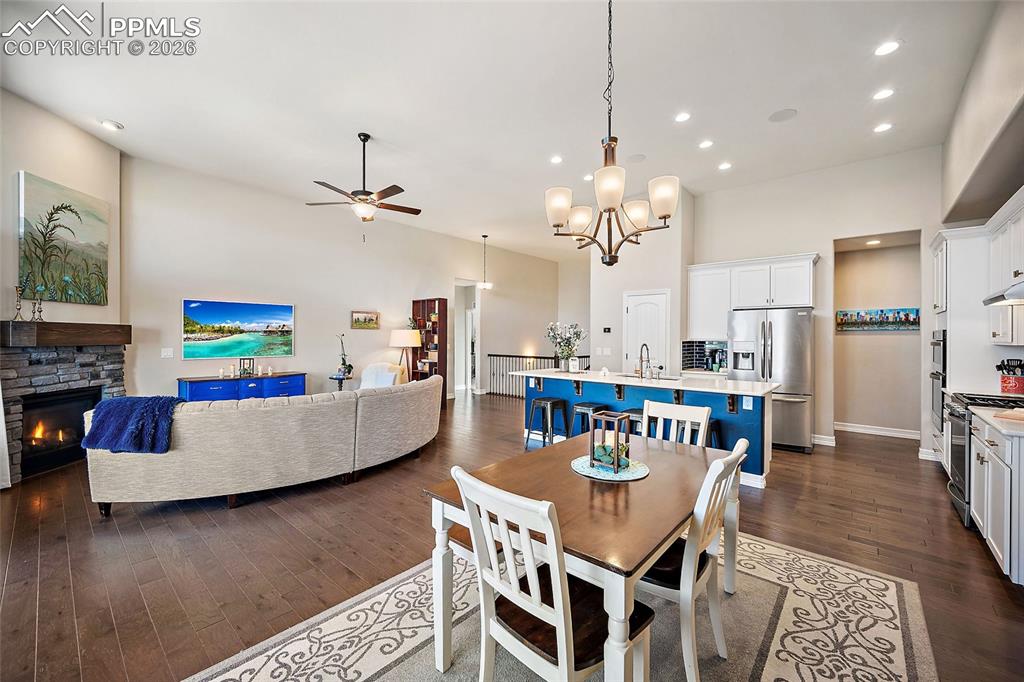 Image 12 of 49: Dining Area