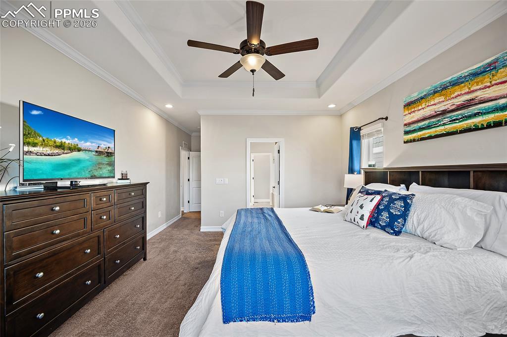 Image 19 of 49: Bedroom