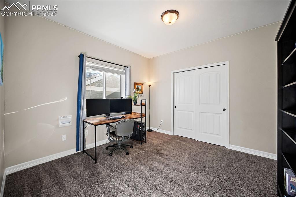 Image 28 of 49: Office