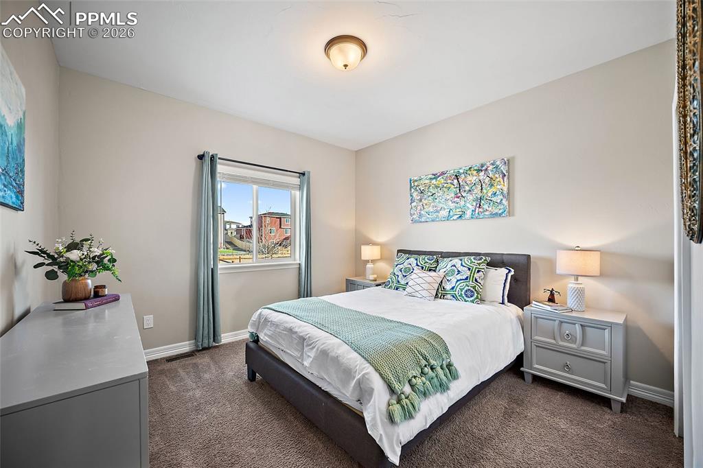 Image 31 of 49: Bedroom