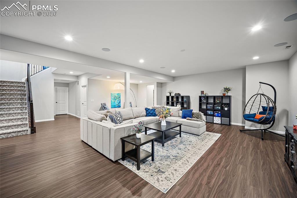 Image 33 of 49: Living Room