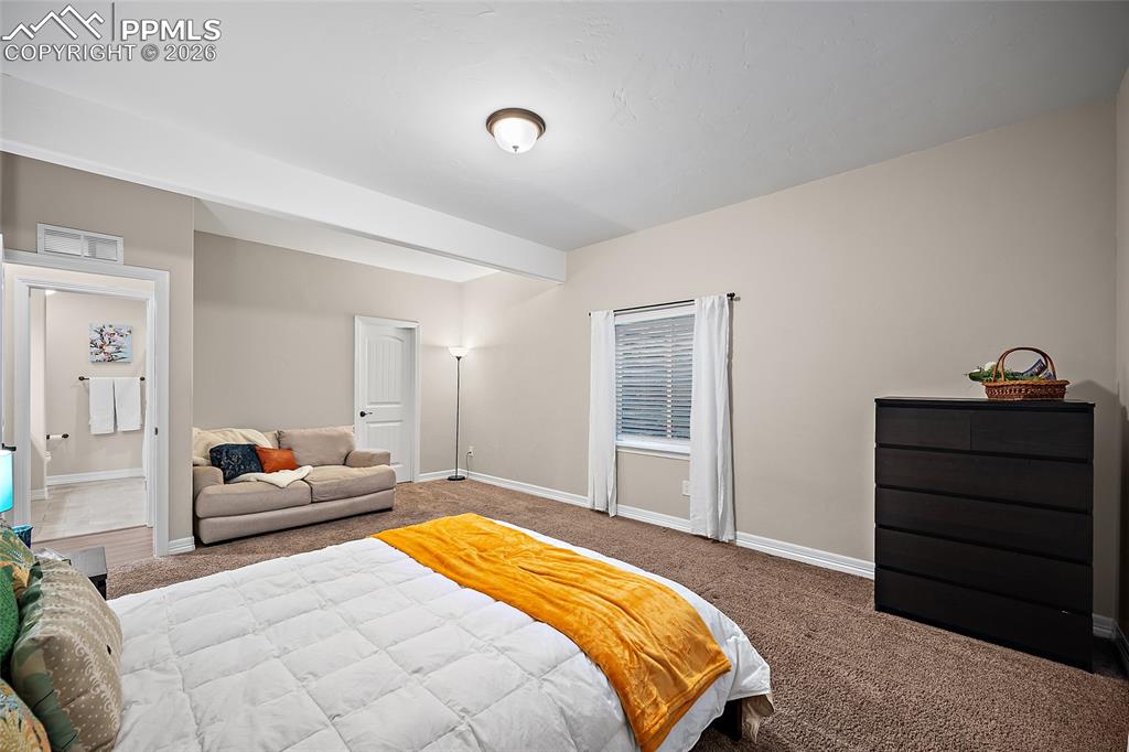 Image 36 of 49: Bedroom