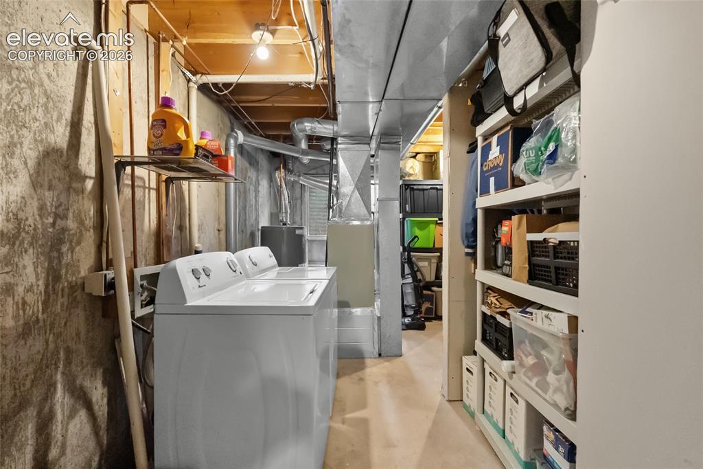 Image 22 of 31: Laundry