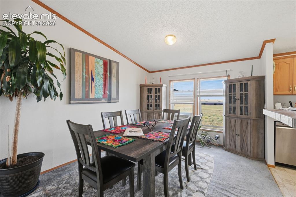 Image 8 of 30: Dining Area