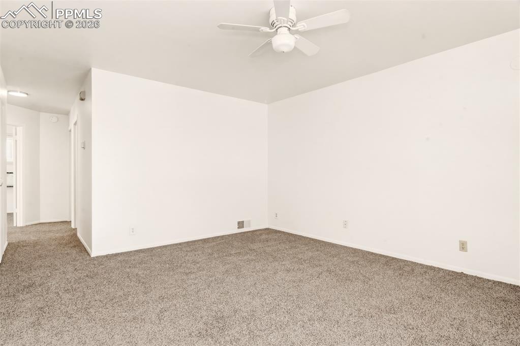 Image 3 of 18: Living Room