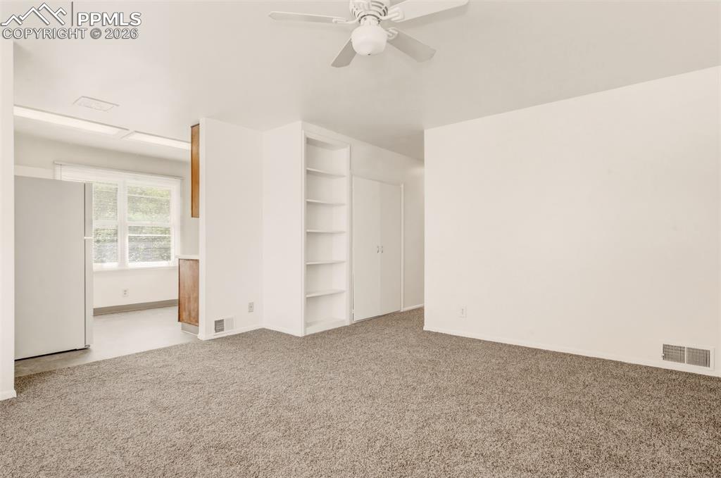 Image 4 of 18: Looking into the kitchen