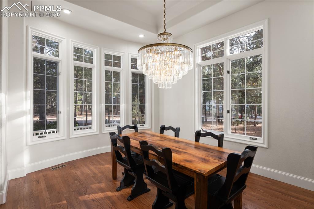 Image 8 of 38: Dining Area