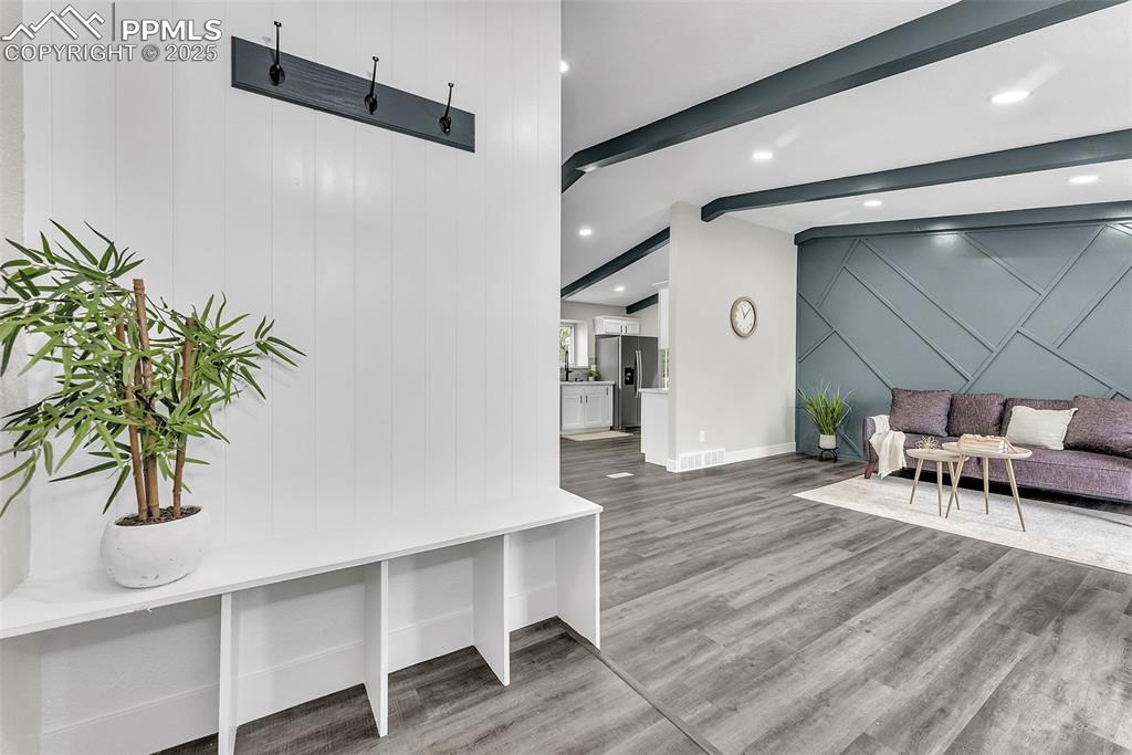 Image 10 of 50: Mud Room