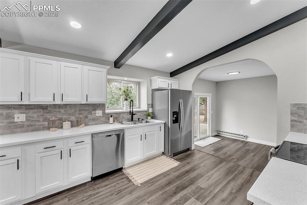 Image 13 of 50: Kitchen