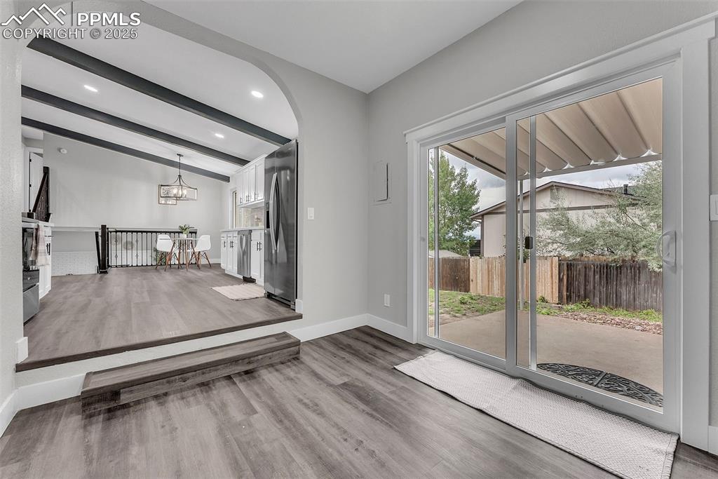 Image 18 of 50: Entry