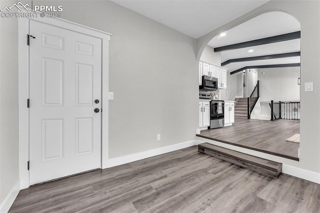 Image 19 of 50: Entry