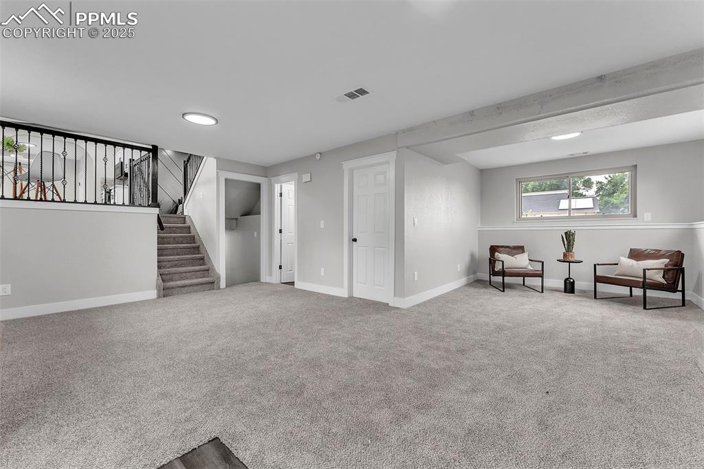 Image 22 of 50: Sitting Room