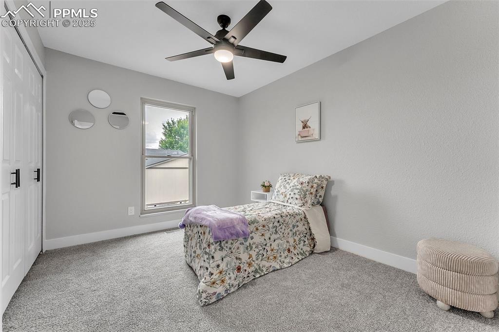 Image 40 of 50: Bedroom