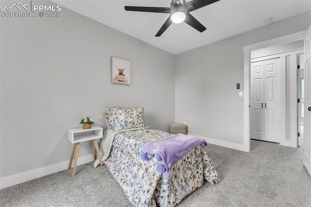 Image 41 of 50: Bedroom