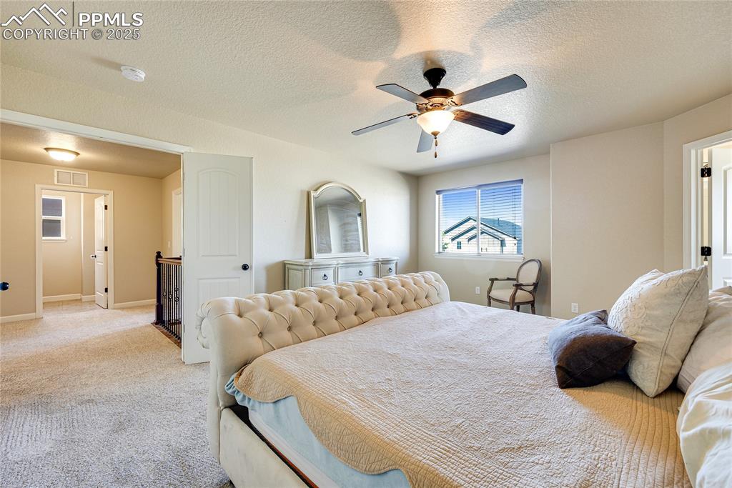 Image 17 of 26: Bedroom