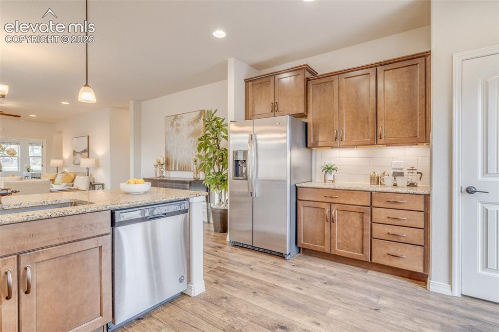 Image 10 of 34: Kitchen