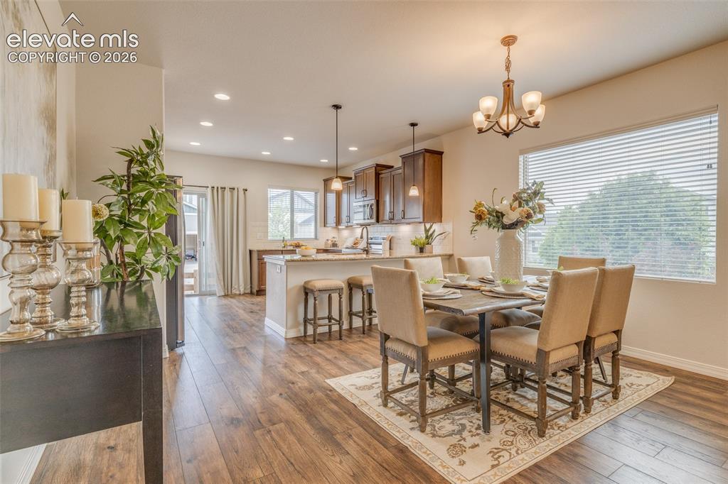 Image 12 of 34: Dining Area