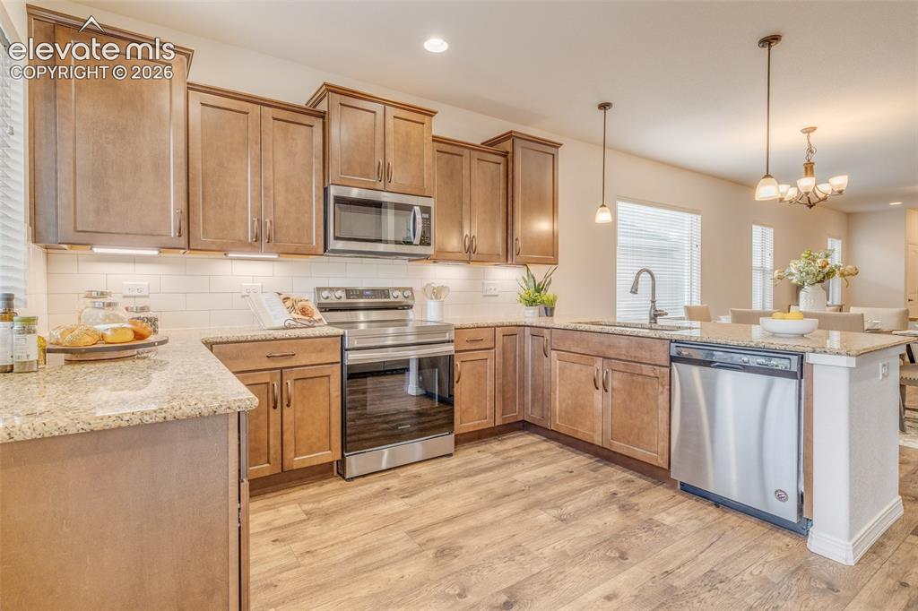 Image 9 of 34: Kitchen