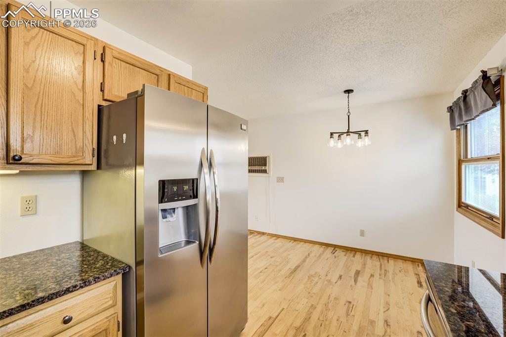 Image 13 of 46: Kitchen