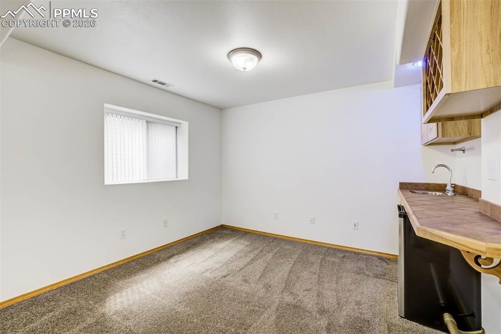 Image 29 of 46: Kitchen