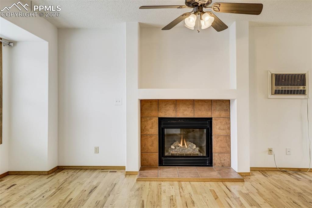 Image 4 of 46: Living Room