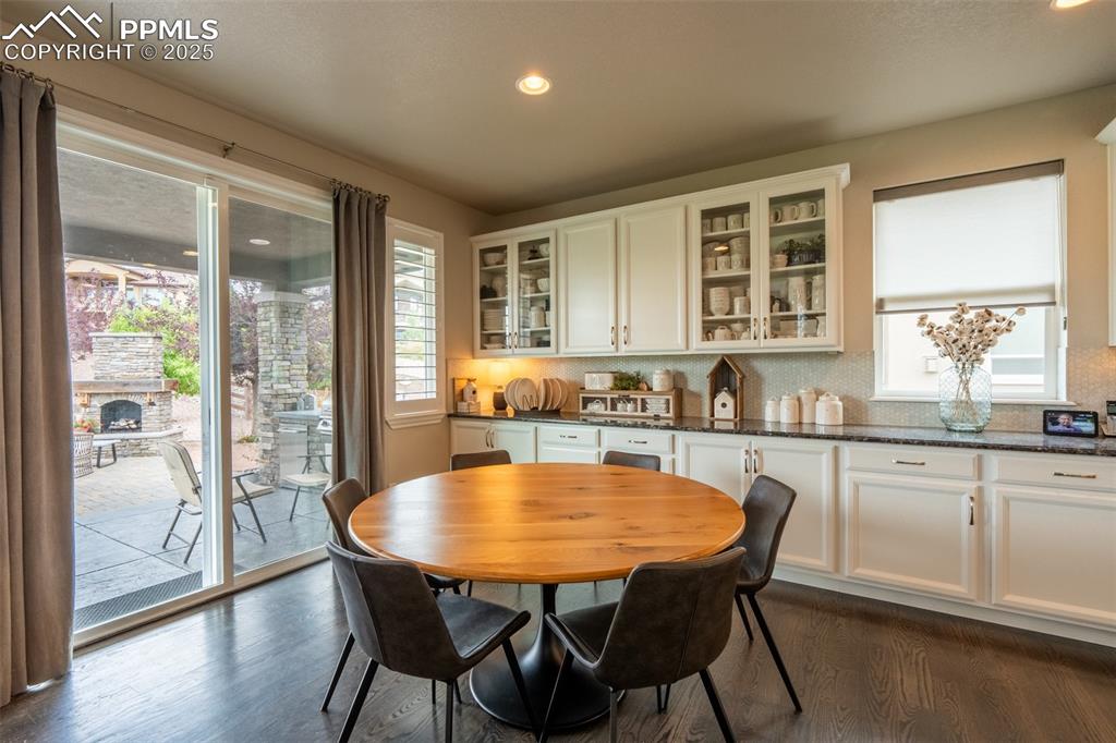 Image 10 of 50: Dining area with walk out - main floor