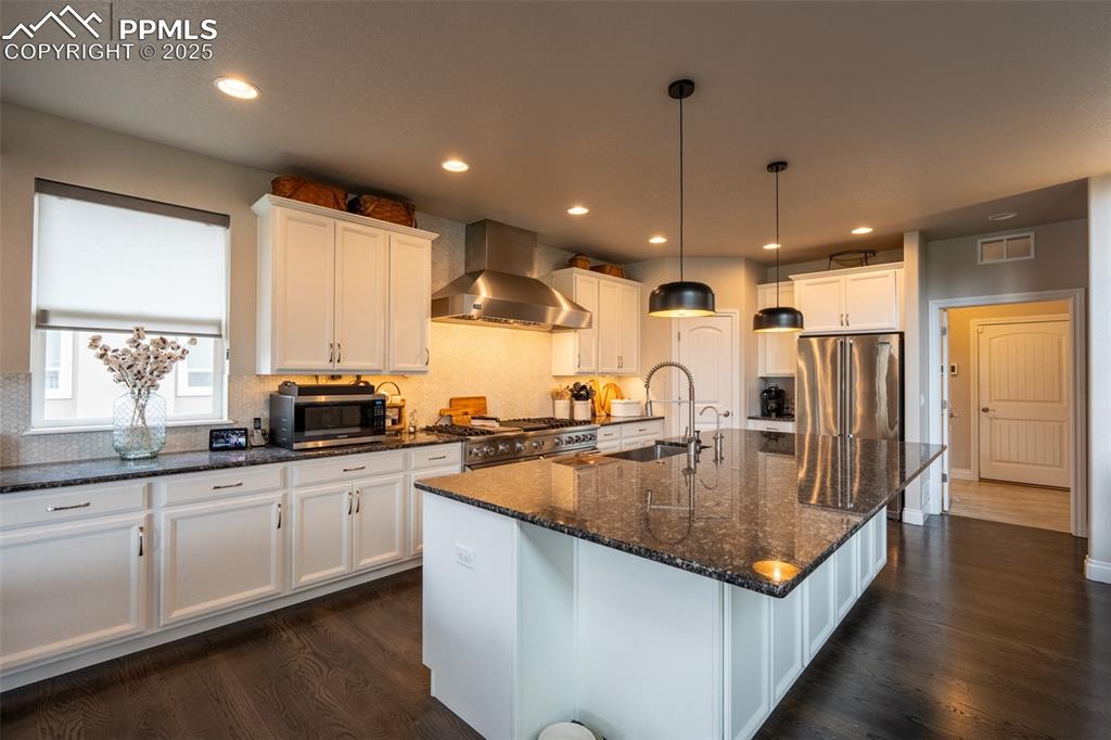 Image 7 of 50: Kitchen - main floor