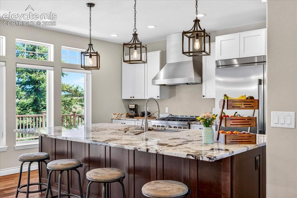 Image 12 of 46: Kitchen