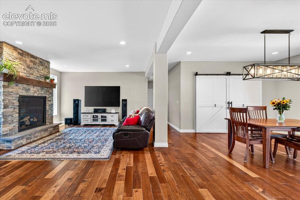 Image 16 of 46: Living Room