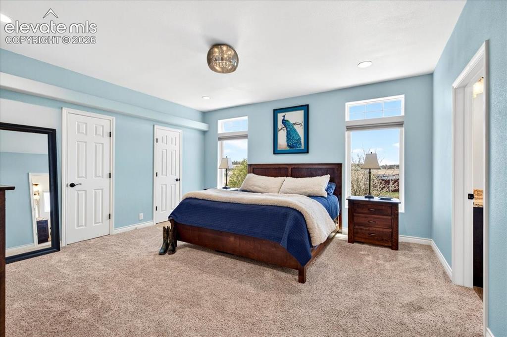Image 19 of 46: Bedroom