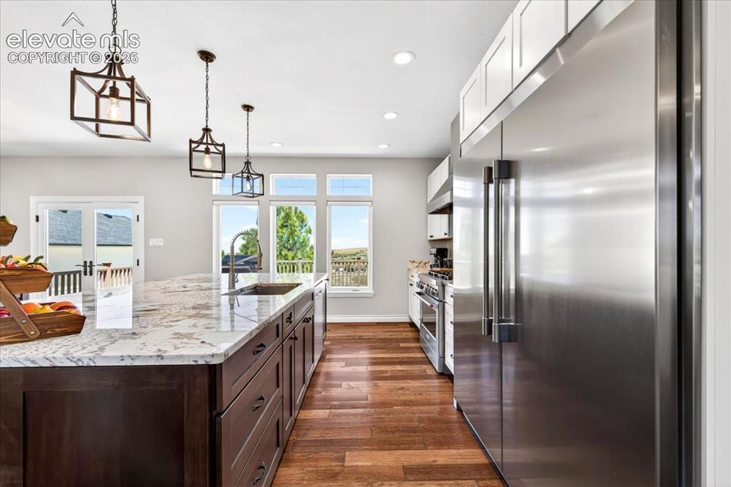 Image 7 of 46: Kitchen