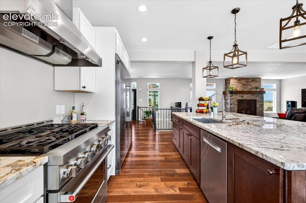 Image 8 of 46: Kitchen