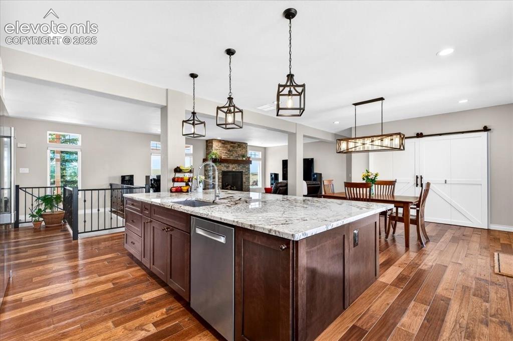 Image 9 of 46: Kitchen