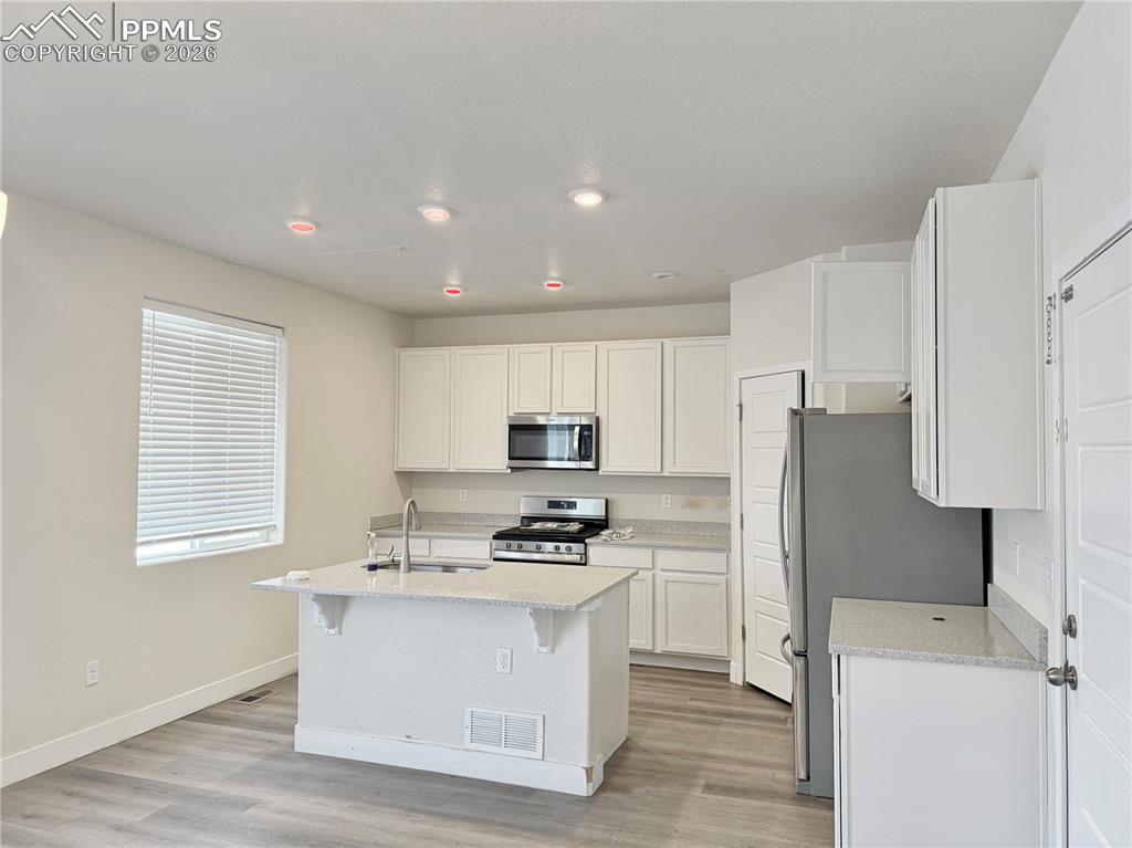 Image 2 of 24: Kitchen