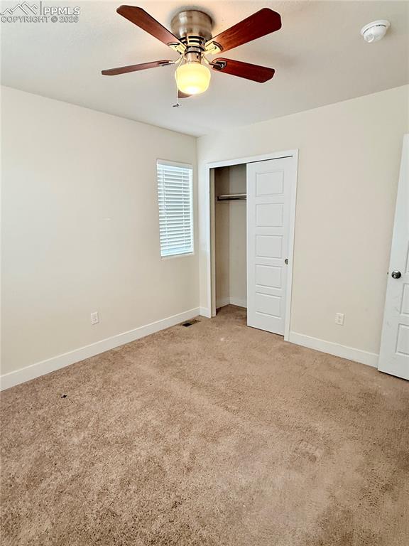 Image 20 of 24: Bedroom