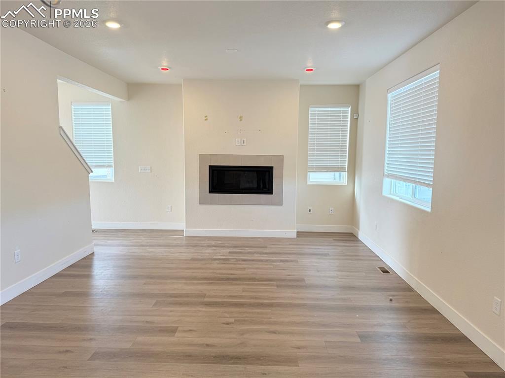 Image 6 of 24: Living Room