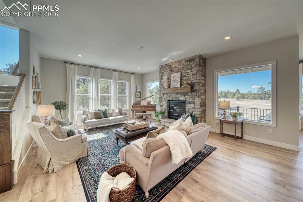 Image 11 of 50: Living Room