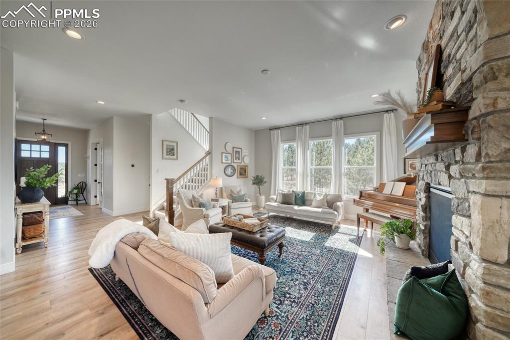 Image 12 of 50: Living Room